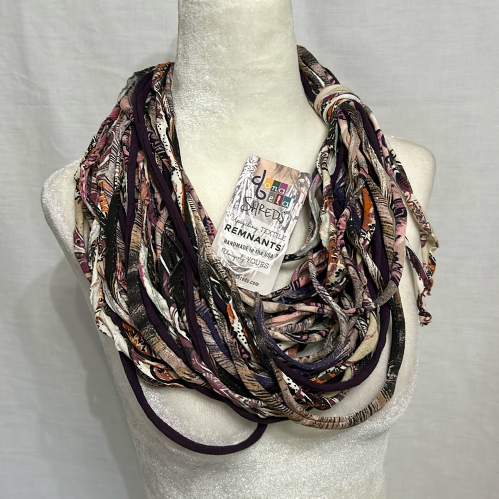 Dona Bela Shreds - woman’s scarf - one size